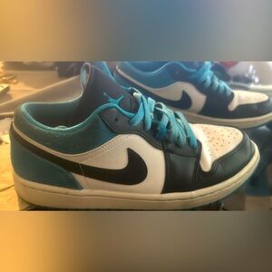 Air Jordan 1 low laser blue